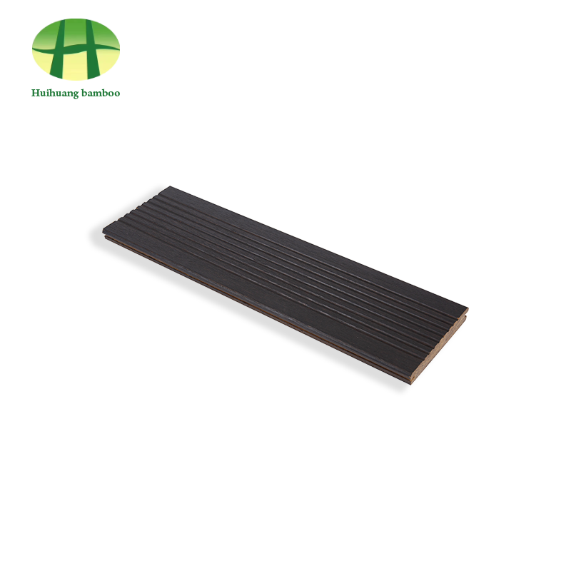 Suelos de bambú color carbonizado.