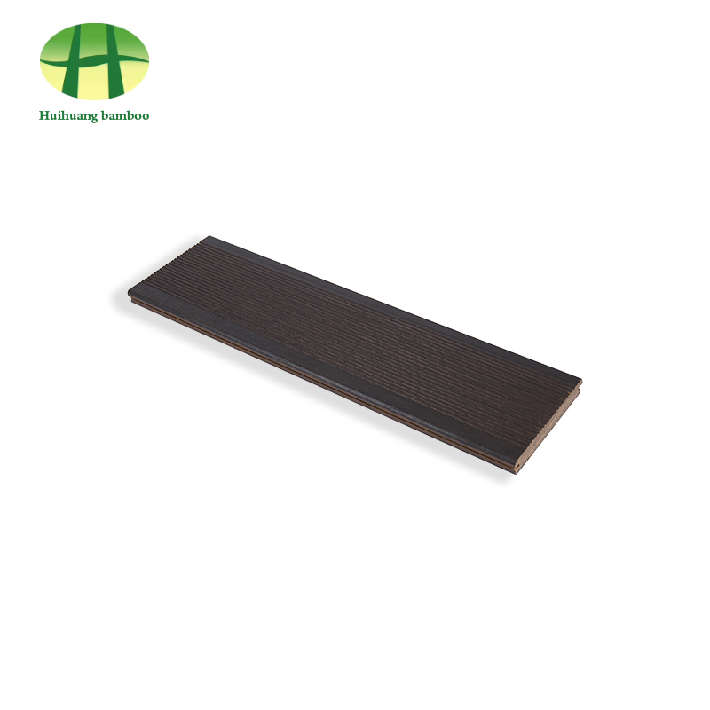 Suelos de bambú color carbonizado.