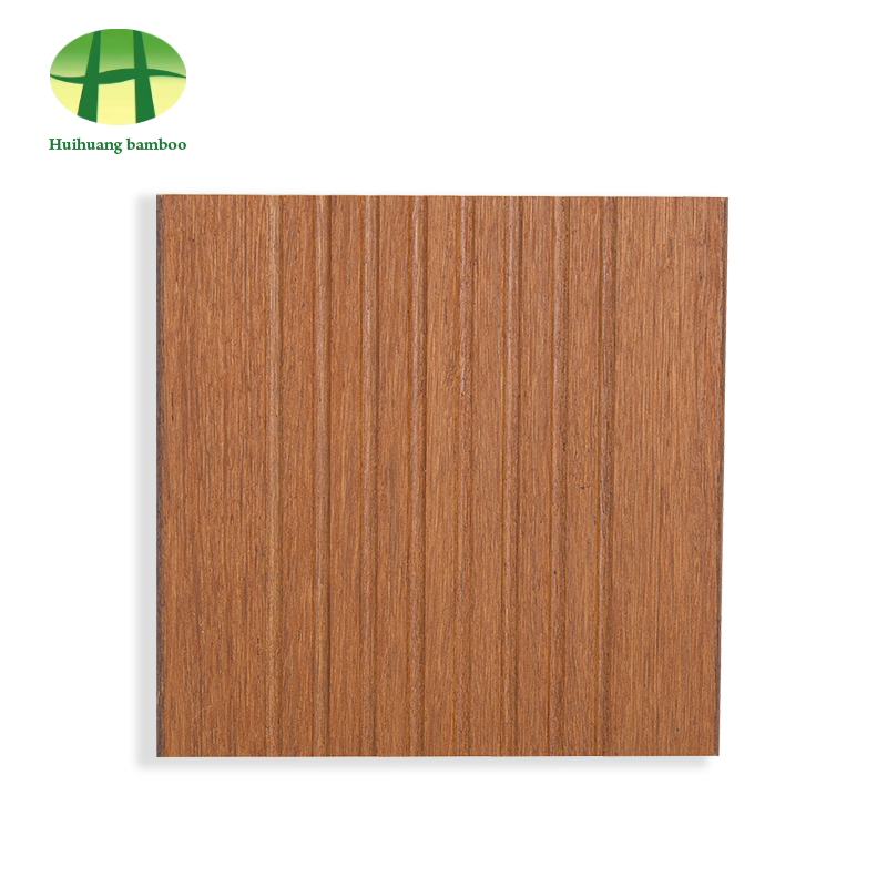 Suelo de bambú color piña.